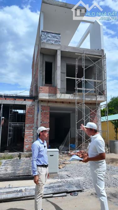 Bán nhanh nhà 3 tầng 3pn  tại Thành Hải Phan Rang giá chỉ hơn 2 tỷ gần nhà thờ Tân Hội