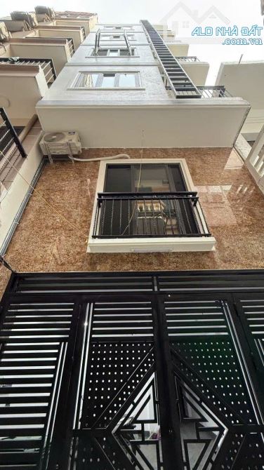 SIÊU PHẨM dòng tiền Thổ Quan-Đống Đa-125m²-7 tầng mới thang máy-mặt tiền 4.8m-ôtô vào nhà