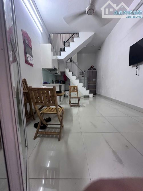 Siêu hiếm Tây Sơn nhỉnh 5 tỷ nhà 4 tầng 19m2 3 PN ba gác đỗ cửa 25m ra ôtô ngõ thông đủ đồ