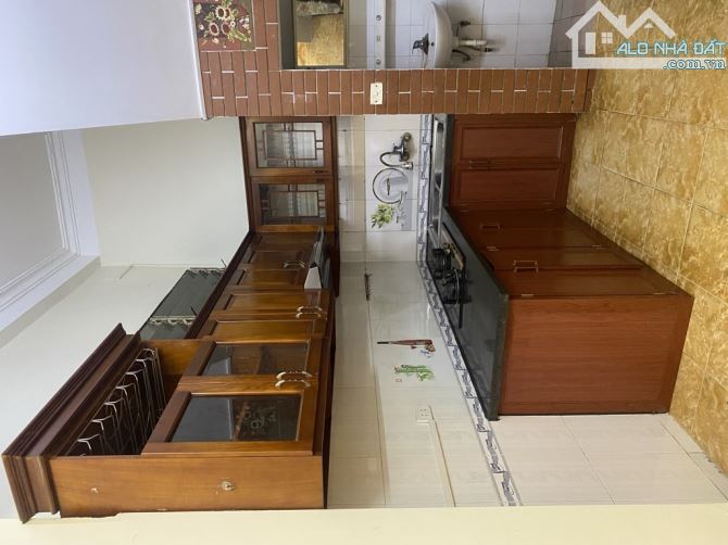 Bán nhà Bùi Xương Trạch lô góc khung cột bê tông chắc chắn 3 thoáng 28m 5 tầng giá 6.5  tỷ