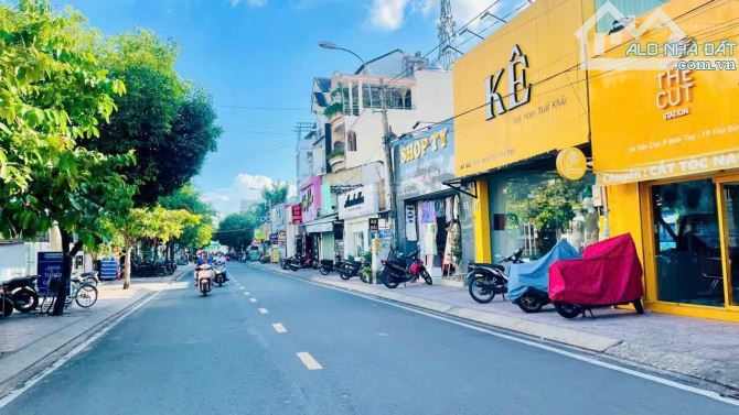 Nhíc 6 tỷ bán 2 ô đất góc 2 mặt tiền đường nhựa xe hơi ngay chợ Bắc Ninh- Bình Thọ SHR