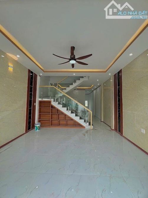 Bán nhà mới gần công ty changshin ngã 3 đèn vàng Đồng Khởi