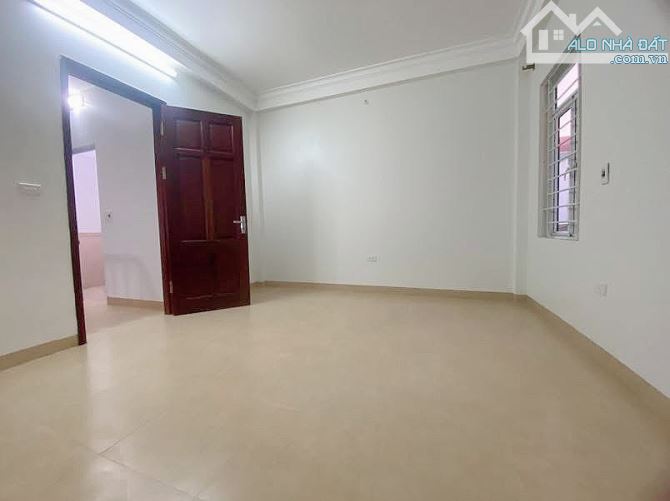 Hơn 10 tỷ - TRẦN QUỐC HOÀN - 6 tầng - 5 ngủ - kinh doanh - Ô TÔ TRÁNH - 2 mặt ngõ - sổ đẹp