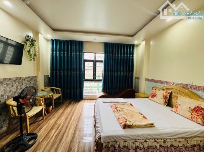 Bán nhà ngõ 15 ngọc hồi 5 tầng dân xây phân lô ô tô 7 chỗ vào nhà kinh doanh hoàng mai