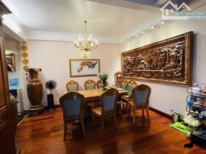 Nhà Liễu Giai, 52m², 5 tầng, ô tô đỗ cửa, chỉ 13.6 tỷ – cơ hội vàng để ở và giữ tiền