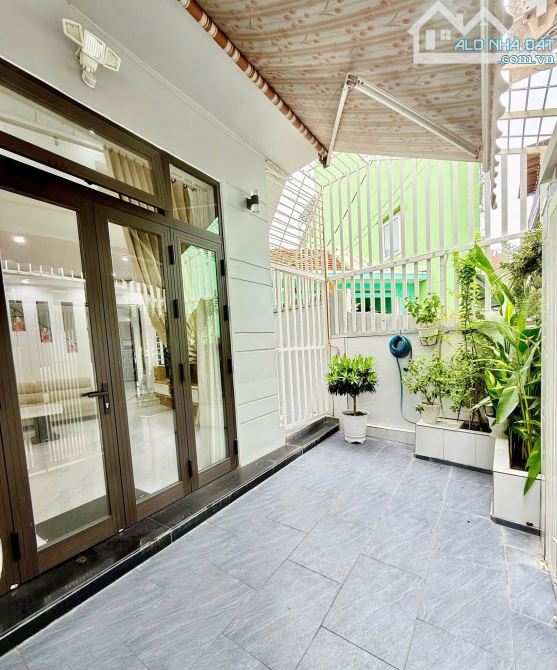 Nhà kiệt Trần Cao Vân với diện tích 75m2 đầy đủ công năng giá chỉ 3ty hơn