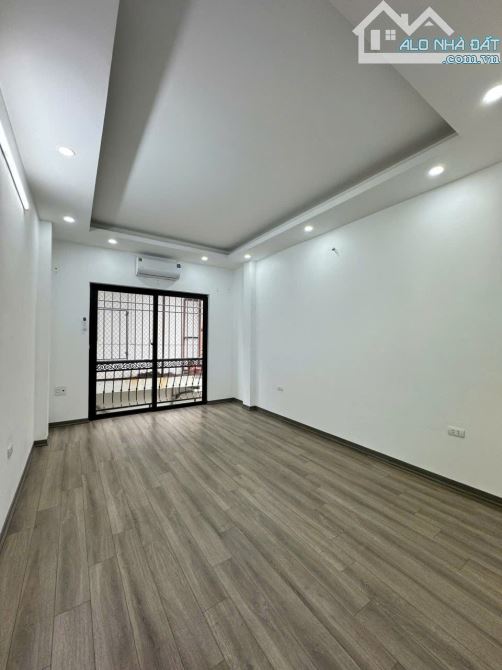 Bán nhà LIỀN KỀ Ô TÔ DỪNG ĐỖ 90 NGUYỄN TUÂN 75M2- 5 tầng ; 36 tỷ THANG MÁY KINH DOANH