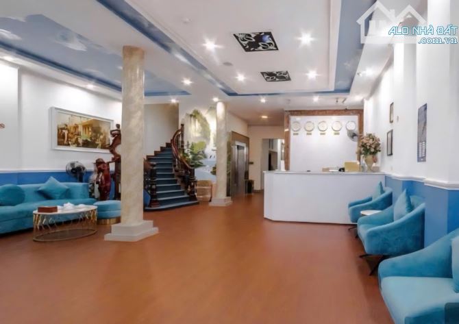 Bán khách sạn Mã Mây, 90m2 x 7 tầng, 16 phòng