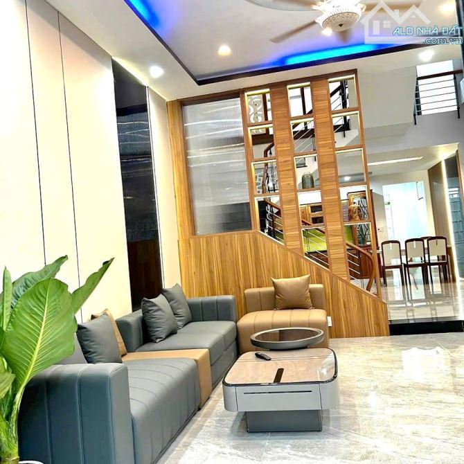 BÁN NHÀ 3 TẦNG MẶT TIỀN - LÊ VĂN THỊNH, HOÀ MINH, LIÊN CHIỂU, ĐÀ NẴNG