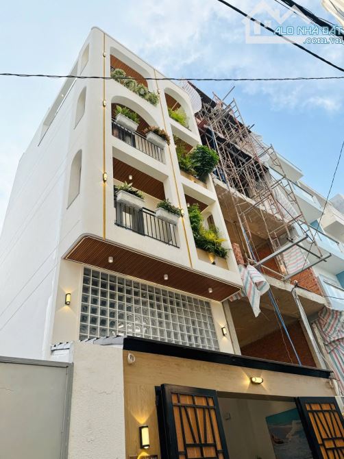 Nhà HXH Gần Công Viên Làng Hoa - 46M2 (4,6X10) - Trệt Lửng 3 Lầu - 3PN - Hoàn Công Đủ