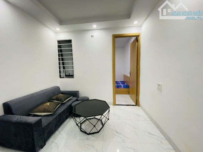 BÁN NHÀ TẬP THỂ LÒ ĐÚC – NHỎ XINH, ĐỦ CÔNG NĂNG – KHÔNG GIAN YÊN TĨNH