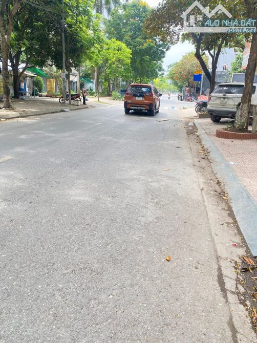 🏡 CẦN BÁN GẤP - NHÀ LÔ GÓC SIÊU ĐẸP MẶT ĐƯỜNG QUANG LAI - TỨ HIỆP