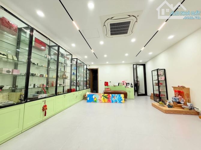 Trần Quang Diệu, Hoàng Cầu - Nhà xây mới ở luôn, thang máy, ngõ thông - 57m*7T - 28.5 Tỷ
