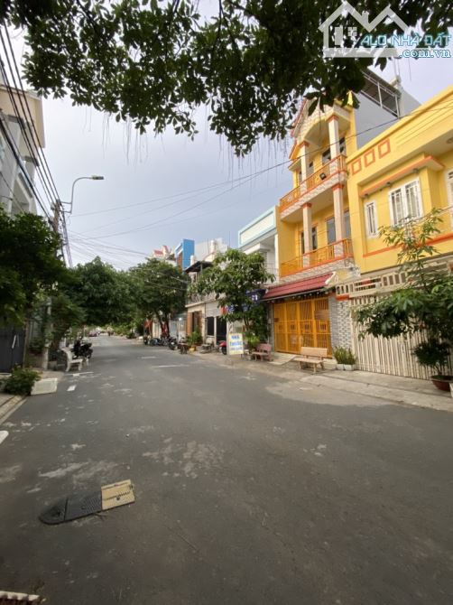 Nhà 3 Tầng BTCT Đẹp Mới – Đường 8m KDC Saigon Mới – TT Nhà Bè