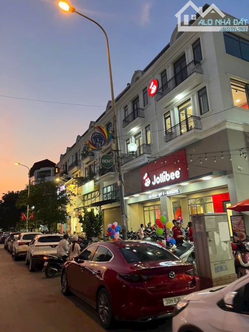 39 tỷ có luôn căn Shophouse mặt đường Thành Trung, vị trí đẹp nhất Gia Lâm