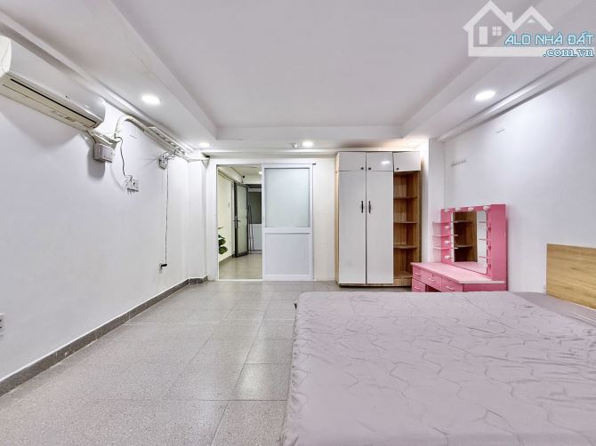 Tòa nhà 1 hầm 7 tầng hẻm 8m Út Tịch Tân Bình, gần sân bay, thu nhập 120 triệu/tháng