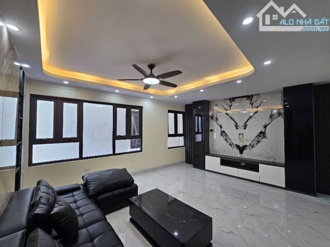 🏠Nhà đẹp phố Bồ Đề thông Phố Hồng Tiến, 5 tầng mới Kingkong, thang máy nhập ngoại.