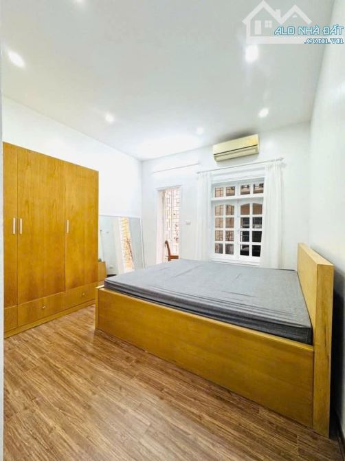 Khâm thiên siêu rẻ 4 tỷ , 35m2 – 4 tầng giao cắt  Lê Duẩn