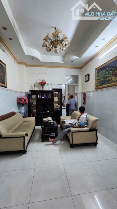 BÁN NHÀ HẼM XE HƠI,ĐƯỜNG HUỲNH TẤN PHÁT,BÌNH THUẬN QUẬN 7, 3 TẦNG,76M2,4PN-GIÁ 6.7 TỶ