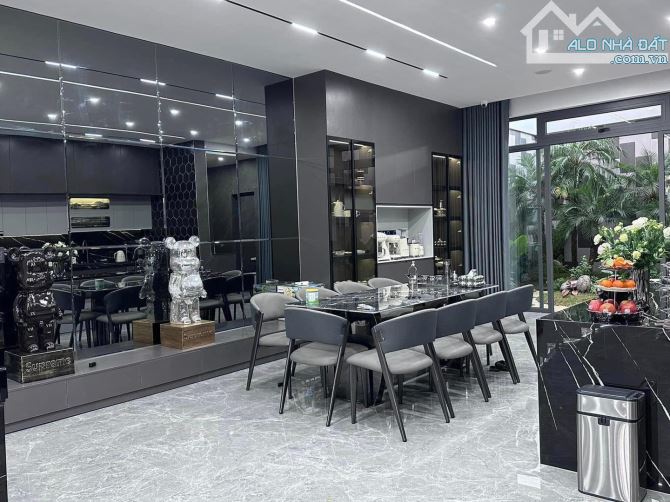 Siêu phẩm! Bán Tập Thể Mặt phố Nguyễn Chí Thanh, Đống Đa, Nhà siêu sang đẹp, Full Nội Thất