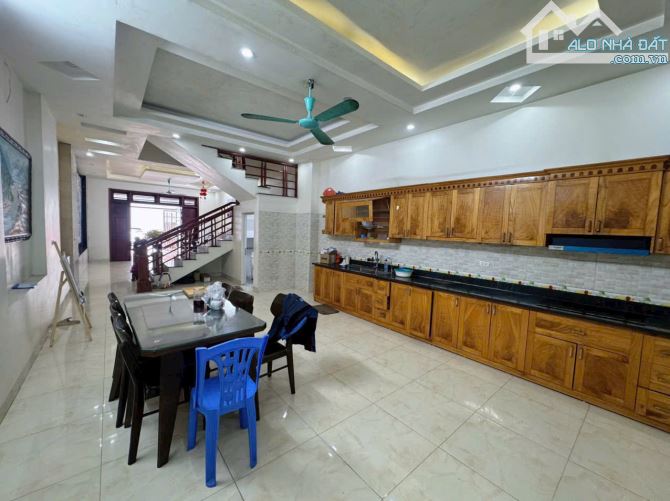 Bán nhà 3 tầng ngõ 18 Tôn Đức Thắng, Minh Quyết, Khai Quang, Vĩnh Yên, Vĩnh Phúc