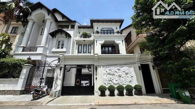 Biệt Thự Siêu Đẹp Ngay Hoa Đào - Phú Nhuận - 8x15m - 4 tầng - vuông k lỗi - Giá 47,5 tỷ.