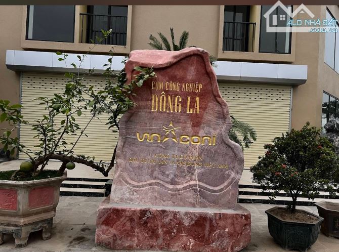 Cần bán 360m2 tại ccn Đông La, sát vd4