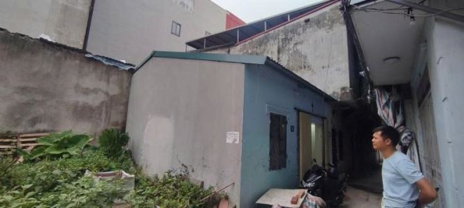 Bán đất siêu hiếm ở Cầu Noi 42m2 nhà cấp 4, MT 7,5m sổ A4 sẵn sàng giao dich