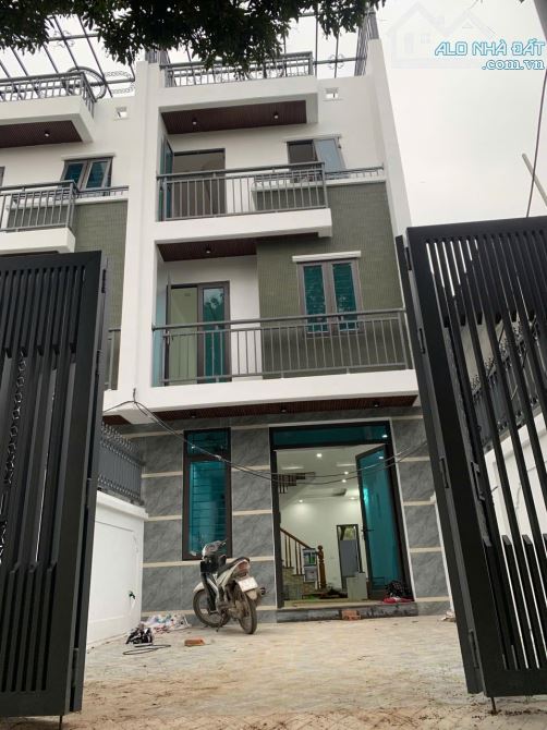 🏡 NHÀ ĐÔNG LA ĐẠI THÀNH– CHỈ HƠN 4 TỶ - XÂY ĐỘC LẬP 68M Ô TÔ ĐỖ CỬA