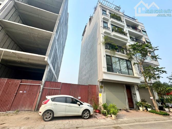 Bán đất TĐC Ngọc Thuỵ, vỉa hè đường 12m oto tránh kinh doanh Khuôn tiền hiếm 14,x tỷ
