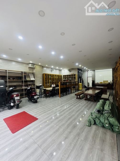 SIÊU PHẨM BIỆT THỰ – NGANG HIẾM 8x19m  – SÁT CHỢ VẢI PTH, Q.TÂN PHÚ – GIÁ 18Ty TL