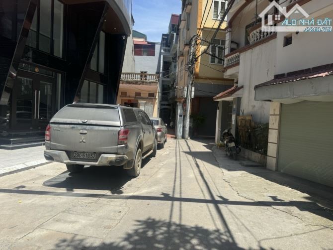 CHỈ 6 TỶ SỞ HỮU NHÀ ĐẸP 5 TẦNG - DT 46M.MẶT TIỀN 4.8M.NGÕ Ô TÔ VÀO NHÀ.TIỆN ÍCH NGẬP TRÀN.
