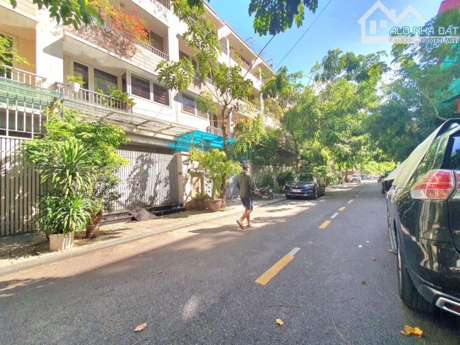 3.	Bán Nhà Liền Kề An Hưng – 83m² – Nội Thất Xịn – Gần Hồ – An Ninh 24/24