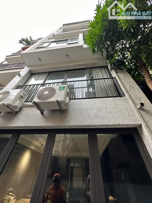 🏠 Siêu Phẩm Nguyễn Văn Cừ – Bồ Đề 40m², 6 Tầng Gara Thang Máy – 13,5 Tỷ