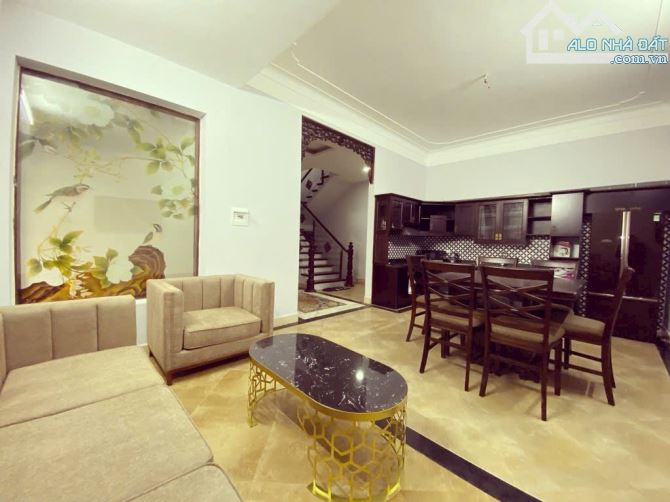 LÔ GÓC -MT9,7m - HOÀNG HOA THÁM - GẦN PHỐ -20 Ô TÔ ĐỖ- DÂN XÂY - Ô THANG MÁY