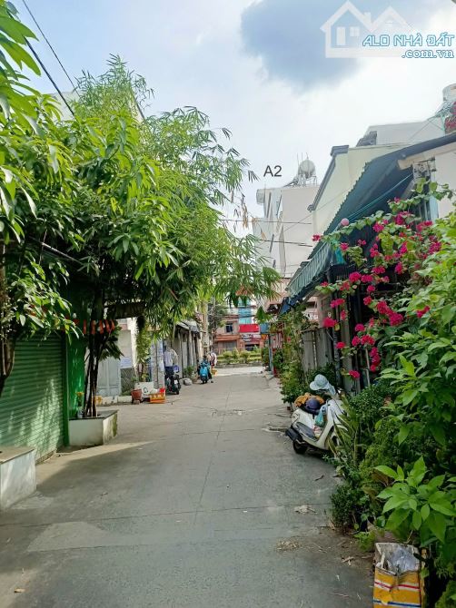 Cần bán gấp nhà 81m2- 3 tầng - hẻm ô tô Trường Chinh – Phan Văn Hớn, Q.12, giá chỉ 4.45 tỷ
