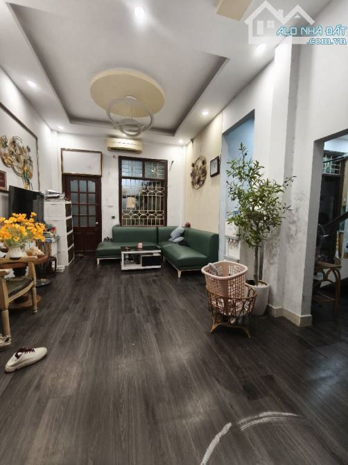 DÂN XÂY VÕ CHÍ CÔNG – MT LỚN – GẦN HỒ TÂY – 52M² – 5 TẦNG  – 10.5 TỶ (9CG91560)