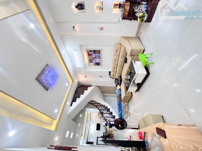 🏡 NHÀ 3 TẦNG SIÊU ĐẸP – TRẦN VĂN HAI, NGŨ HÀNH SƠN–154m² NGANG 7.4m–SÁT BIỂN - CHỈ 9.3 TỶ