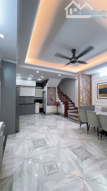 TRẦN QUỐC VƯỢNG – NGÕ THÔNG – FULL ĐỒ – 51M² – 6 TẦNG – 10.5 TỶ (9CG91551)