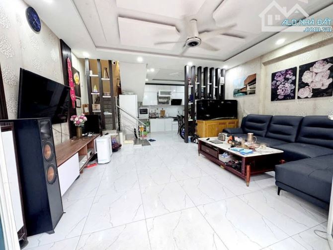 Bác Vịnh cần bán nhà 5t,55m tại Mậu Lương,HĐ,tiện ích tốt chỉ 8 tỷ