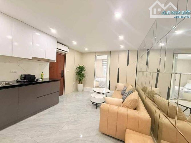 Căn hộ TT Lò Đúc . Sổ to 40m/75m . 2 ngủ khách bếp wc khép kín