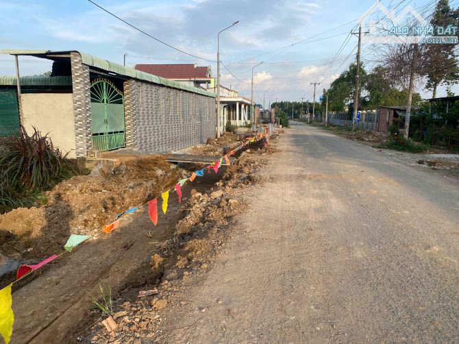 Kèo Thơm Chủ cần Tiền Bán Gấp Lô Đất 1139m2 Mặt Tiền Đương HƯƠNG LỘ 15  Chỉ 3Tỷ2 Thương Lư