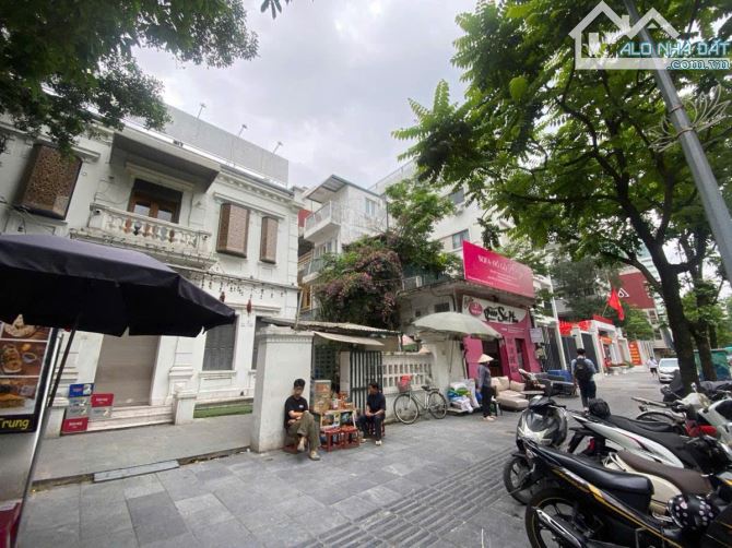 Biệt thự đẹp mặt phố Quang Trung hoa hậu Hoàn Kiếm 362m2, 3 tầng, mặt tiền 16m, 265 tỷ