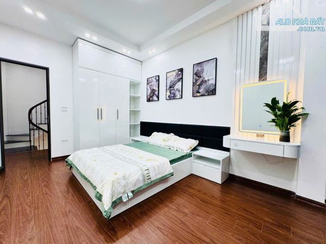 Bán nhà trung tâm Quận Thanh Xuân, Phân Lô, Full nội thất, DT 30m2*4 Tầng*Giá 7,18 tỷ
