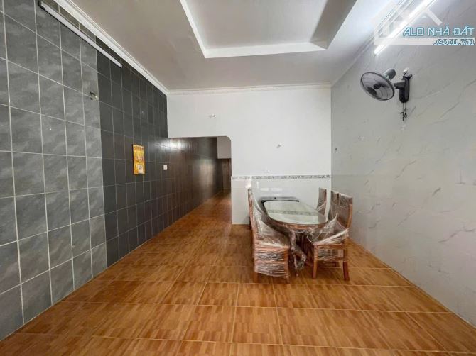 Bán nhà cấp 4 TT Long Điền, đường Mạc Đĩnh Chi - Giá bán: 1,3 tỷ với Diện tích: 94m2