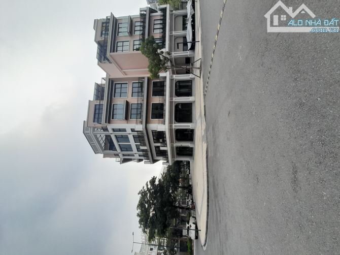BÁN TÒA LIỀN KỀ THE MANOR CENTRAL PARK NGUYỄN XIỂN, HOÀNG MAI, 240M,5T,MT30M, LÔ GÓC