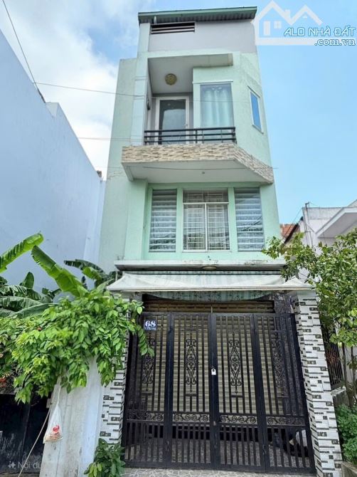 Góc 2 MẶT TIỀN VỊ TRÍ ĐẸP NHÀ 3 TẦNG HẺM XE HƠI NGUYỄN THỊ KIỂU GẦN METRÔ QUẬN 12