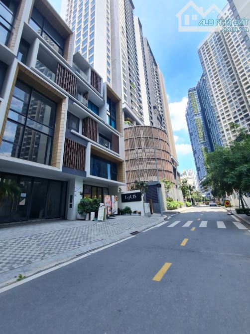 BÁN TÒA NHÀ MẶT TIỀN ĐƯỜNG 47 NGUYỄN VĂN HƯỞNG, P THẢO ĐIỀN QUẬN 2, DT 8,5X23M, 7 TẦNG
