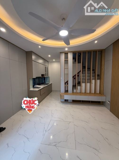 BÁN NHÀ THANH AM- DT 45M2- MT 5M- LÔ GÓC- Ô TÔ QUA CỬA- CHỈ 5 TỶ!