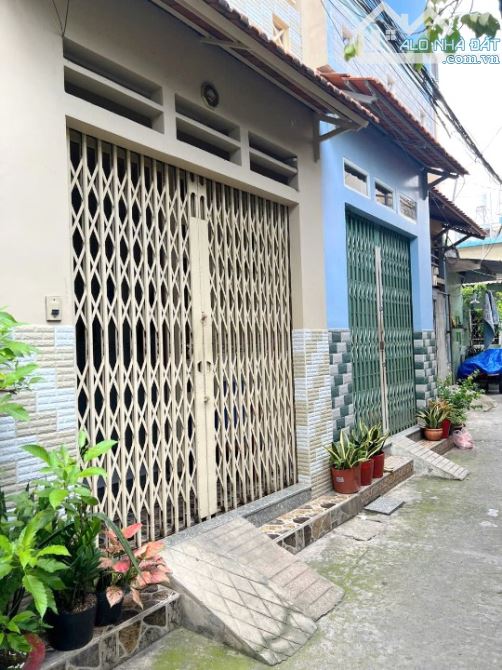 Bán nhà 2 tầng NH L 6.3m hẻm 125 Nguyễn Thị Tần P2Q8. Giá: 4.65 tỷ